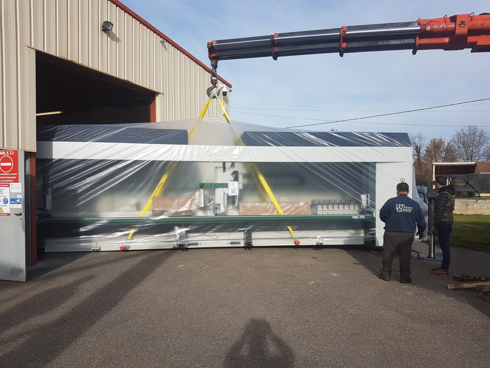 visuel de l'installation de la machine FMC 470 Fom industrie